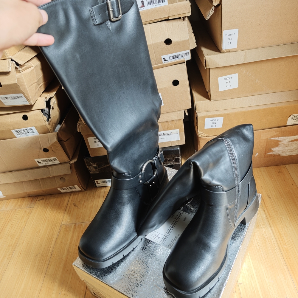 Black Women's Knee-High Boots